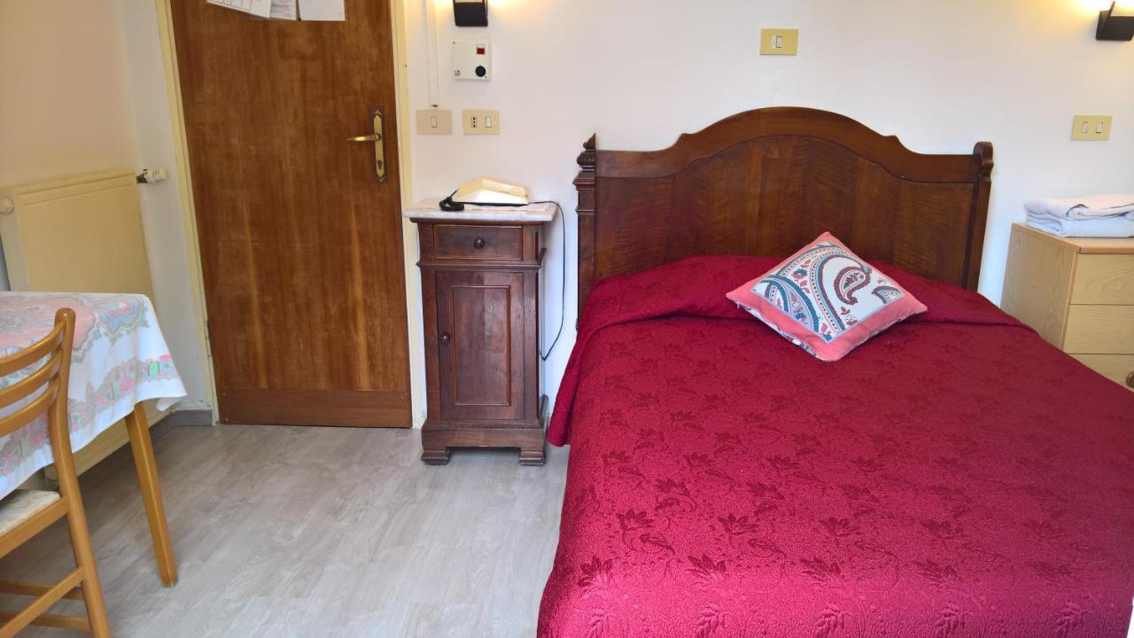 Hotel Deutsche Familien Finale Ligure Luaran gambar