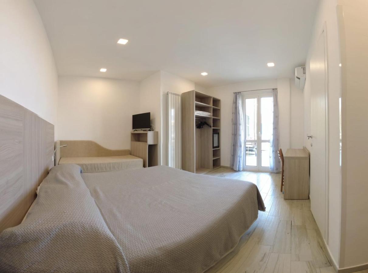 Hotel Deutsche Familien Finale Ligure Luaran gambar