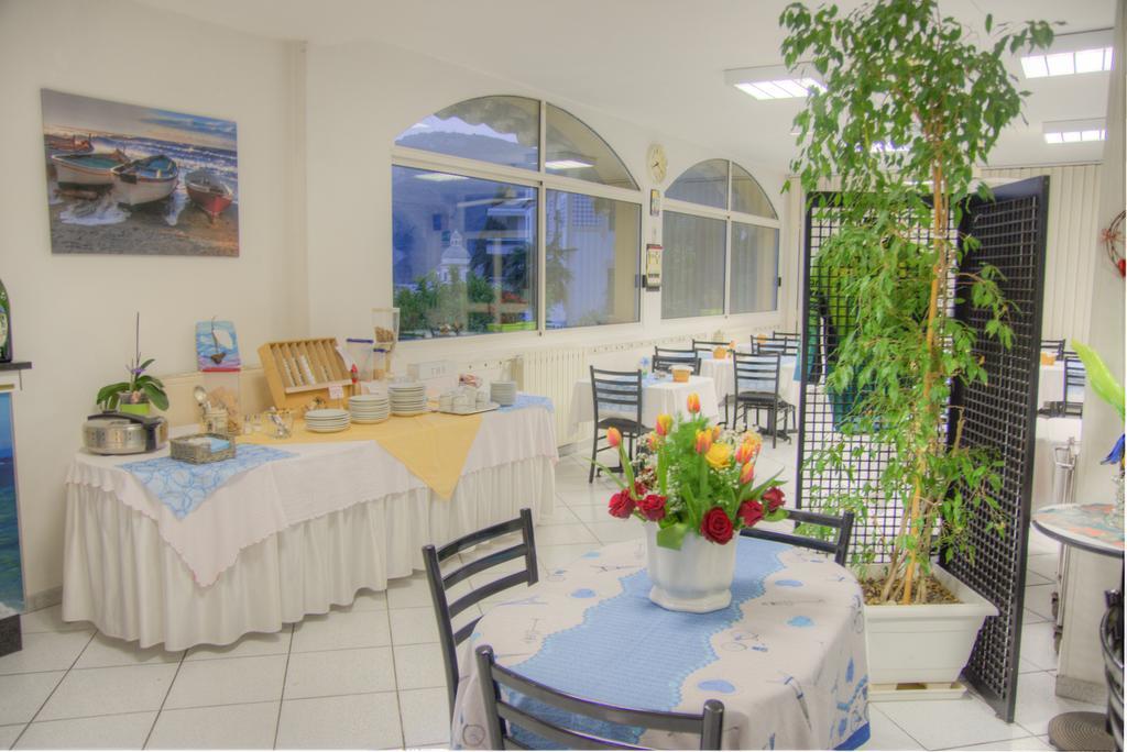 Hotel Deutsche Familien Finale Ligure Luaran gambar