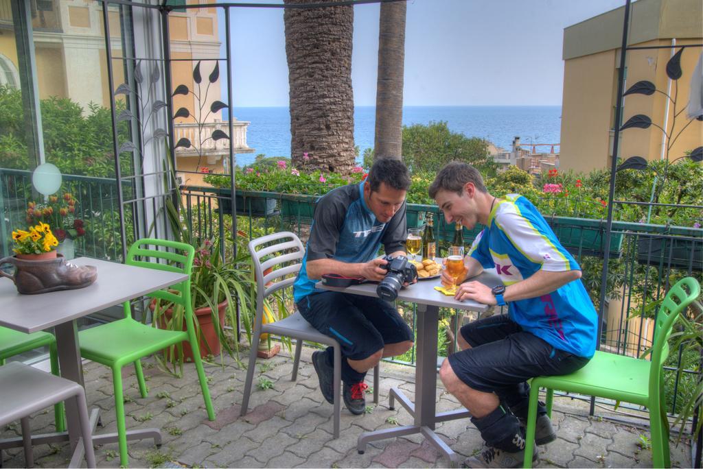 Hotel Deutsche Familien Finale Ligure Luaran gambar