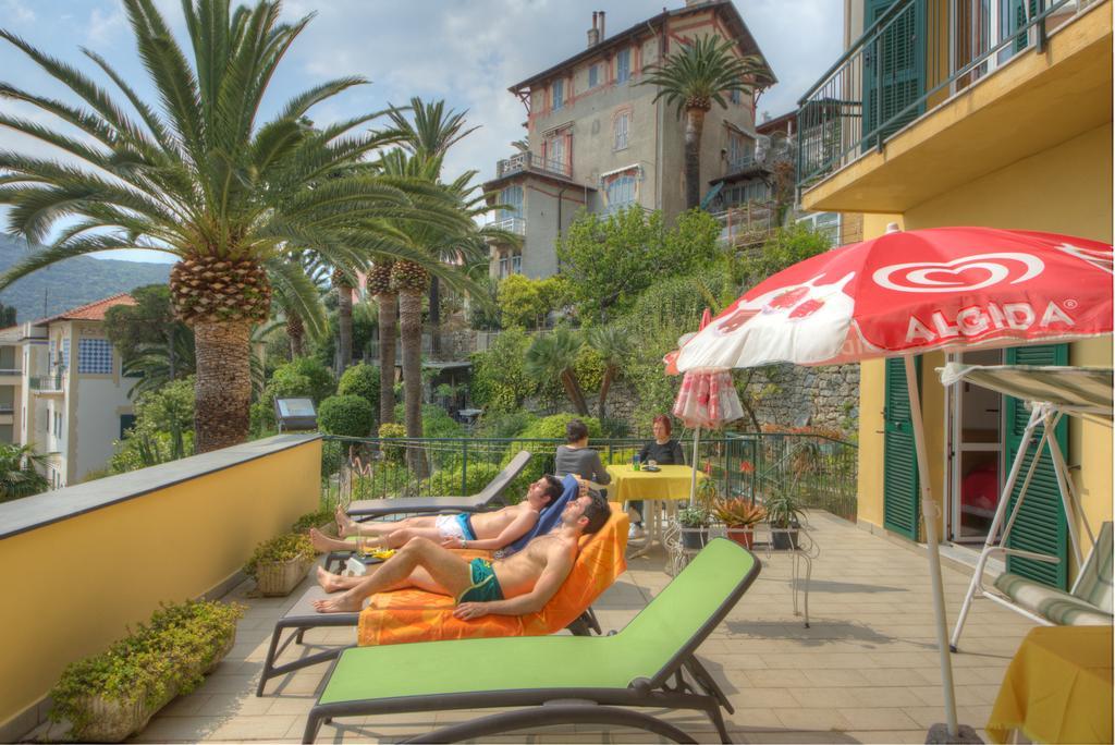 Hotel Deutsche Familien Finale Ligure Luaran gambar