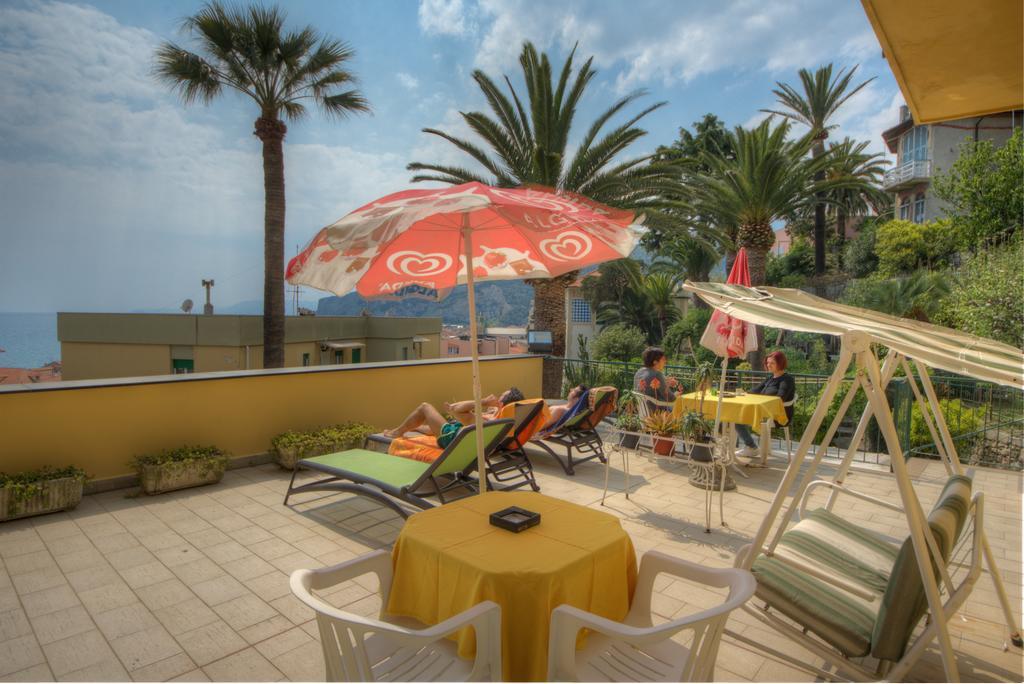 Hotel Deutsche Familien Finale Ligure Luaran gambar
