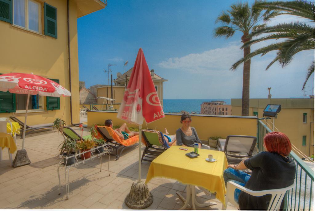 Hotel Deutsche Familien Finale Ligure Luaran gambar