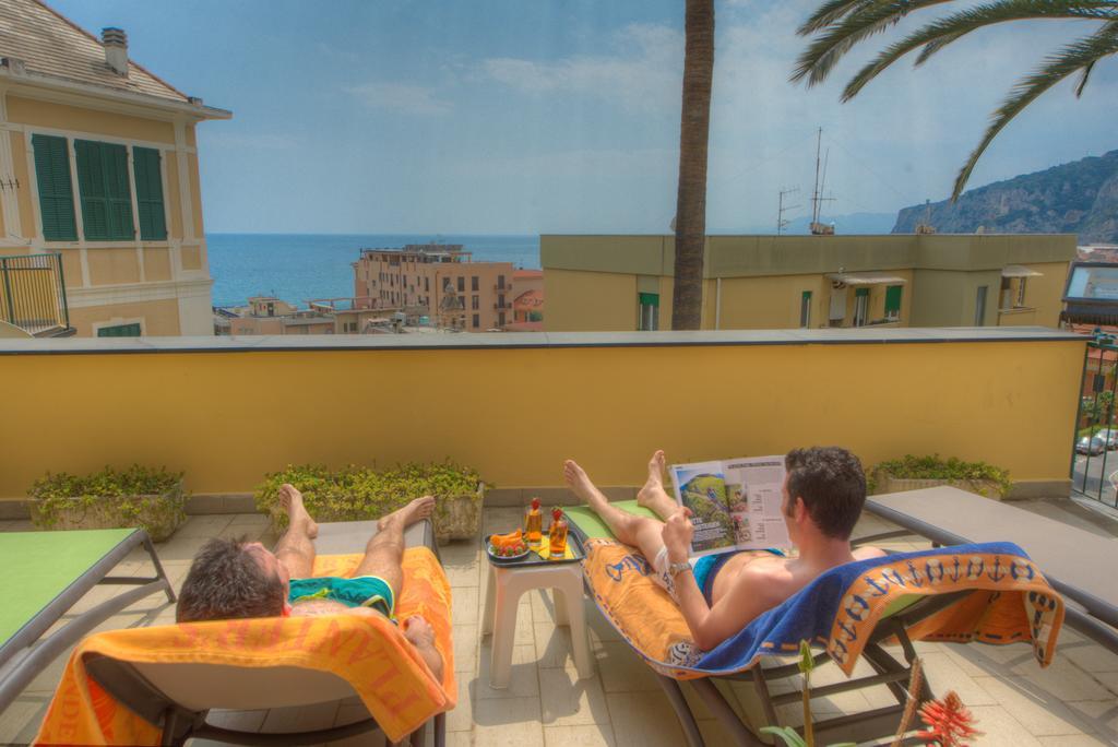 Hotel Deutsche Familien Finale Ligure Luaran gambar