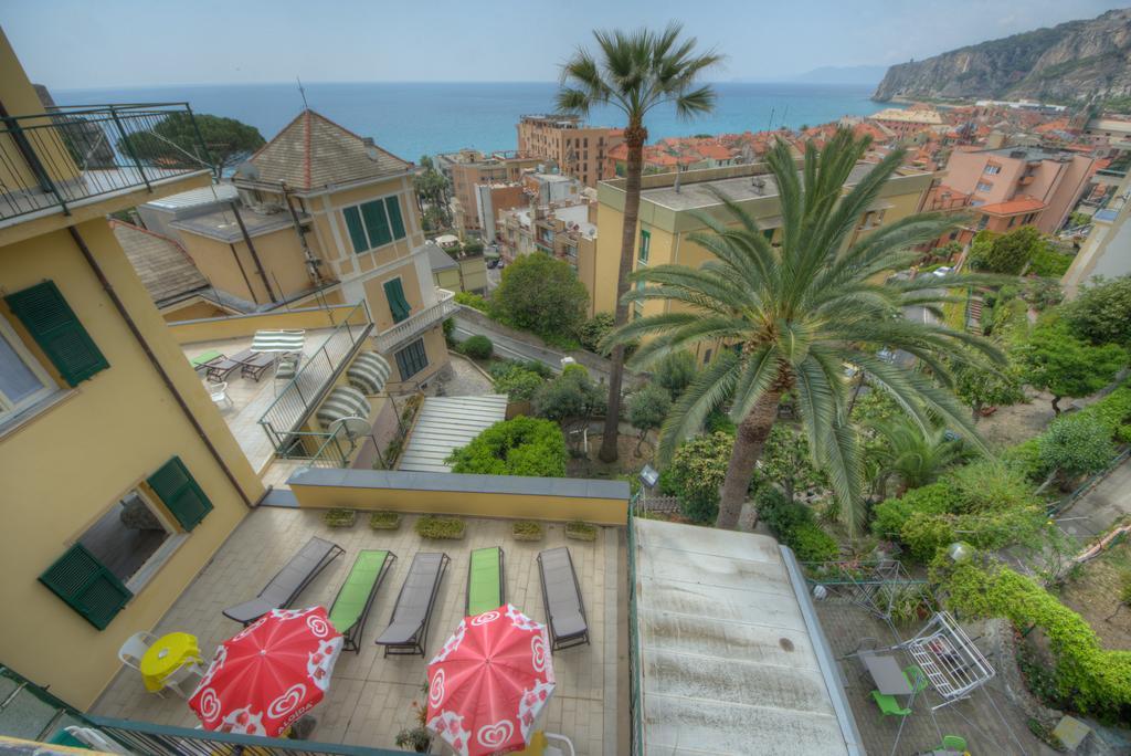 Hotel Deutsche Familien Finale Ligure Luaran gambar