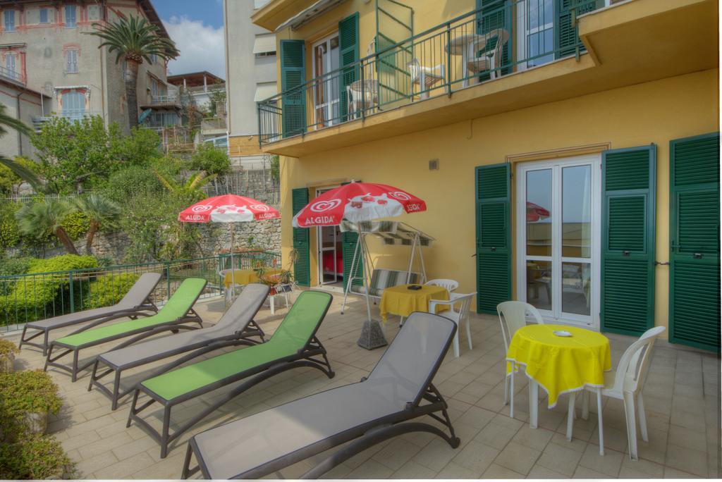 Hotel Deutsche Familien Finale Ligure Luaran gambar