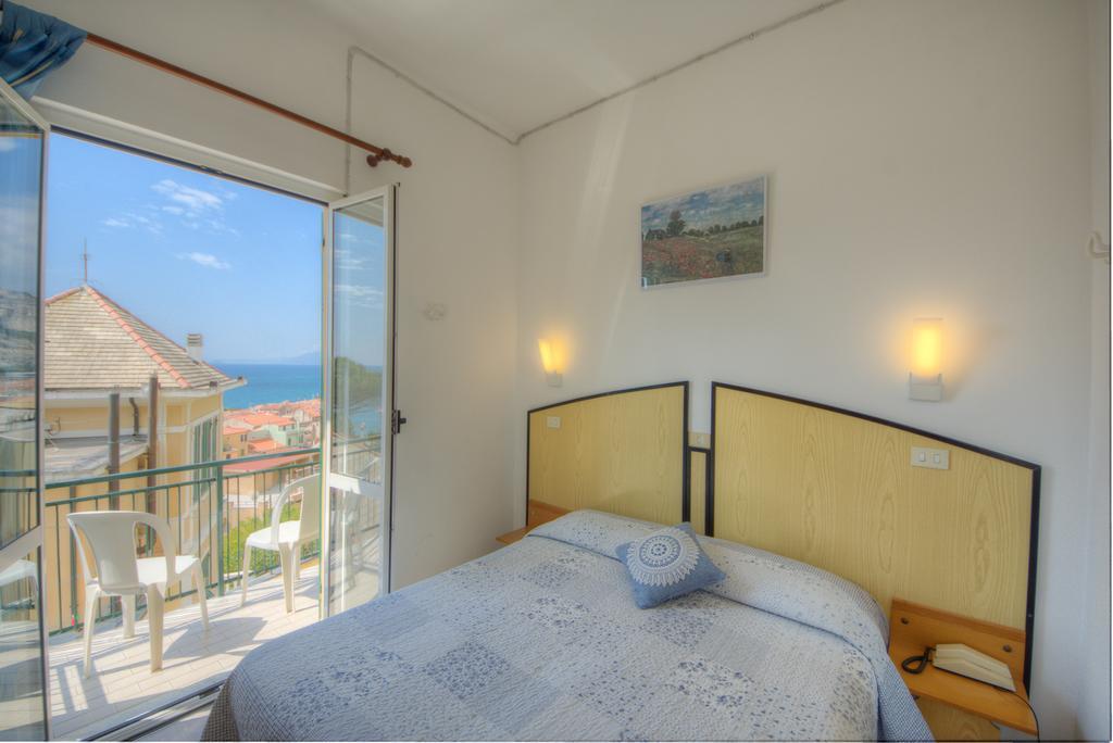 Hotel Deutsche Familien Finale Ligure Luaran gambar