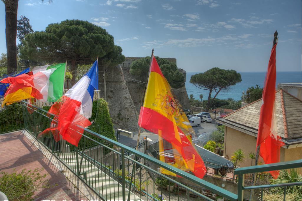 Hotel Deutsche Familien Finale Ligure Luaran gambar