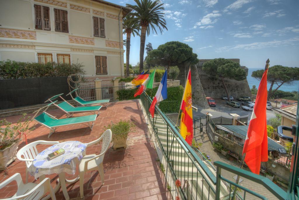 Hotel Deutsche Familien Finale Ligure Luaran gambar
