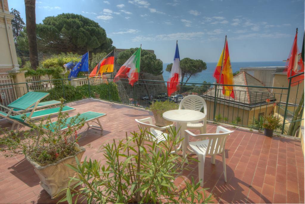 Hotel Deutsche Familien Finale Ligure Luaran gambar