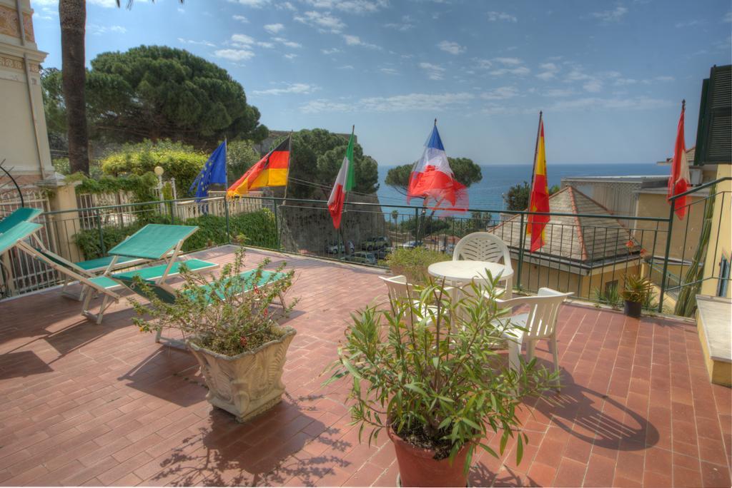 Hotel Deutsche Familien Finale Ligure Luaran gambar