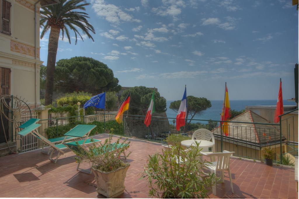 Hotel Deutsche Familien Finale Ligure Luaran gambar