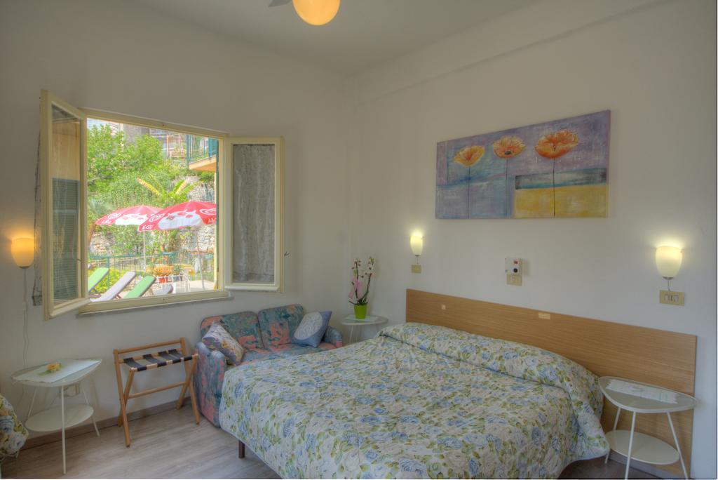 Hotel Deutsche Familien Finale Ligure Luaran gambar