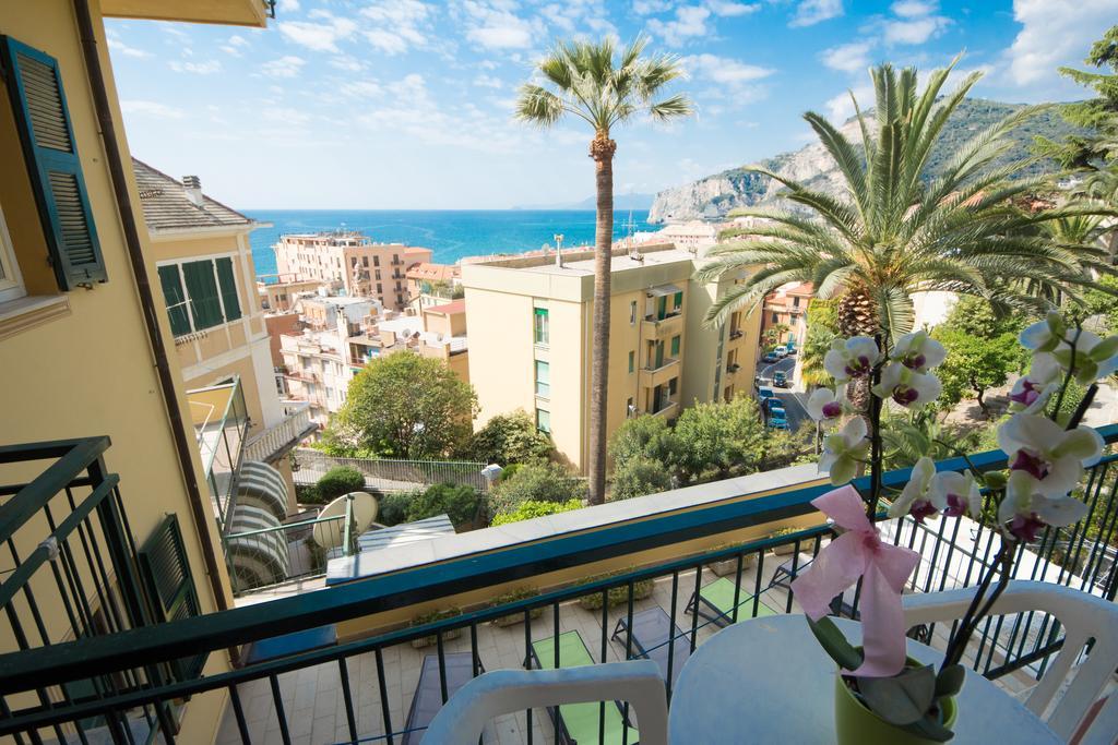 Hotel Deutsche Familien Finale Ligure Luaran gambar