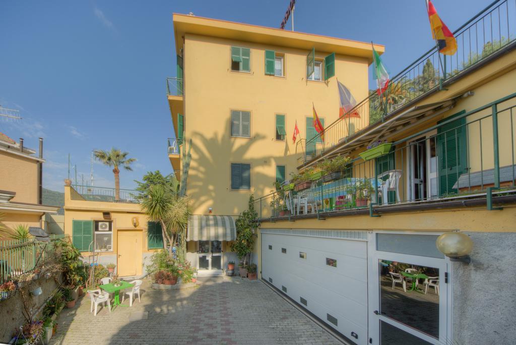 Hotel Deutsche Familien Finale Ligure Luaran gambar